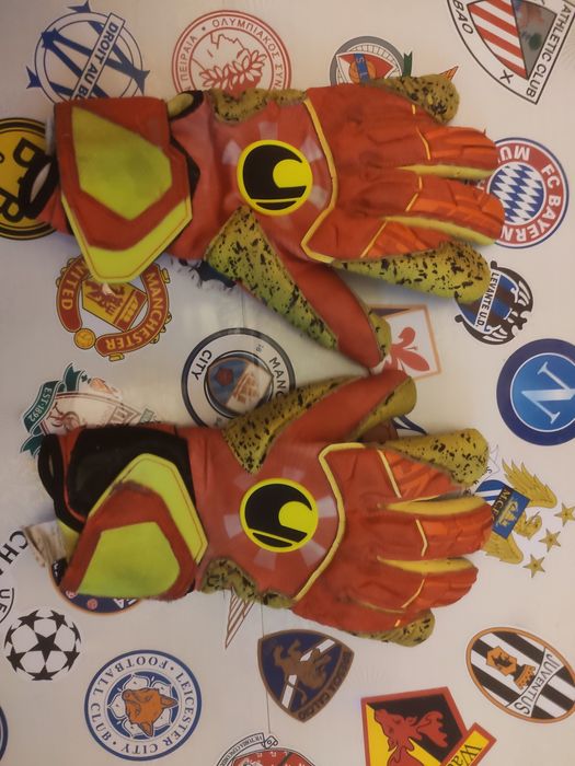 Воротарські перчатки рукавиці розмір 9