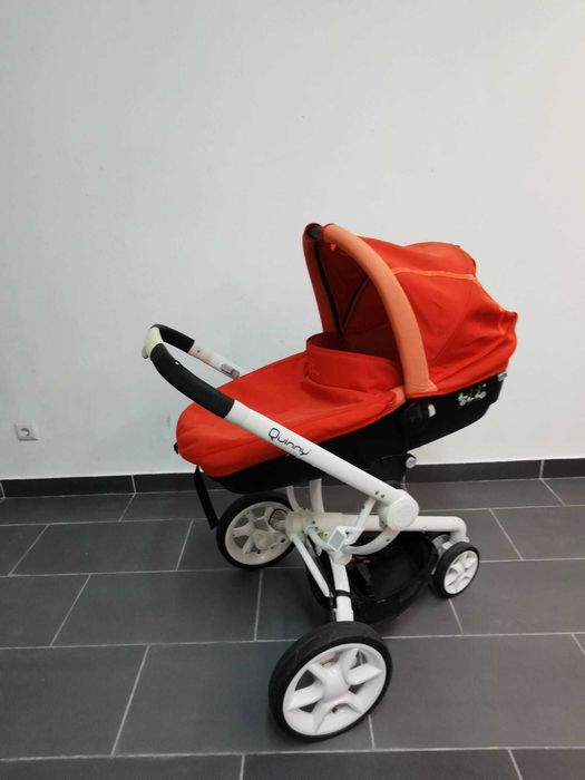 Carrinho Quinny Mood Rosa com alcofa e babycoque compatíveis