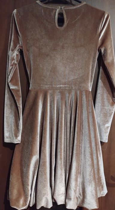 Śliczna sukienka Sinsay, rozmiar xxs. Kolor brudny róż