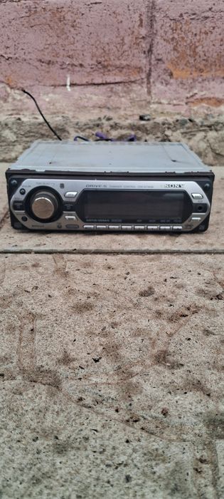 Продам автомагнитолу sony