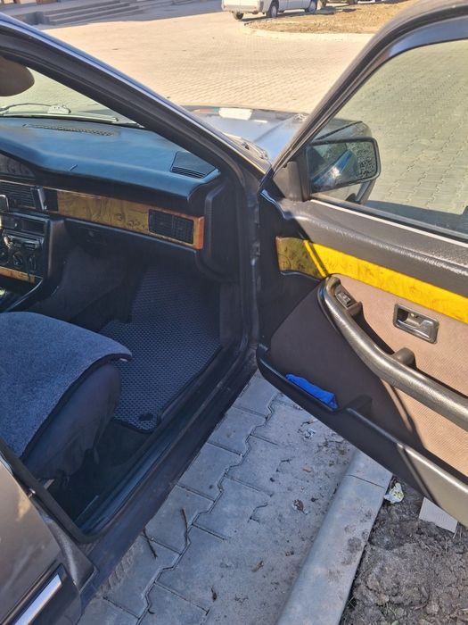 Ауді 100 , 2.3 ,