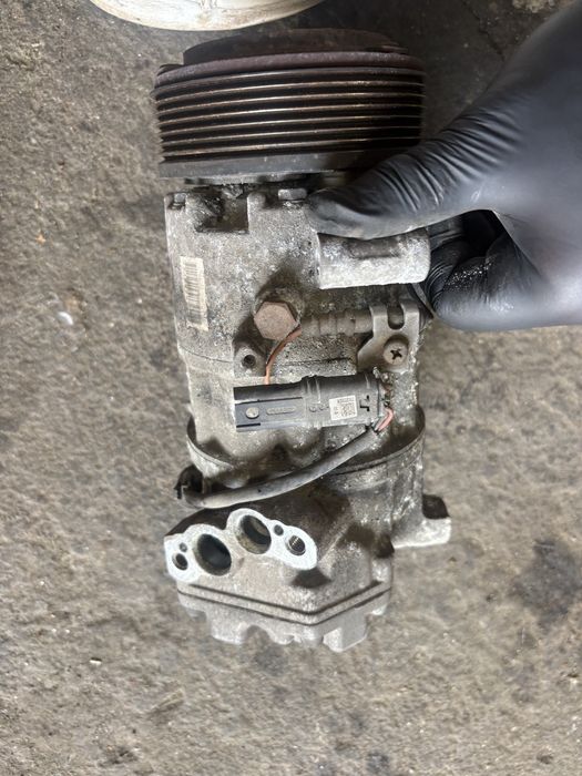 Kompresor sprężarka klimatyzacji n43 318i 320i 118i 120i  bmw e81 e82 e87 e88 e90 e91 e92 e93
