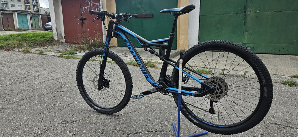 Rower full Cannondale Habit 4 black/blue 2017 27.7 cali rozmiar M
Górskie
Cannondale Habit 4 black/bl