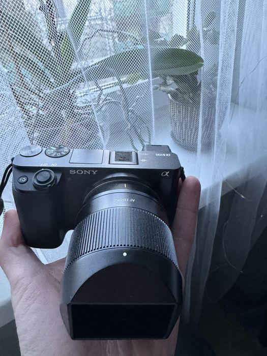 Sony a6100 z Ttartisan 35mm f1.8 af