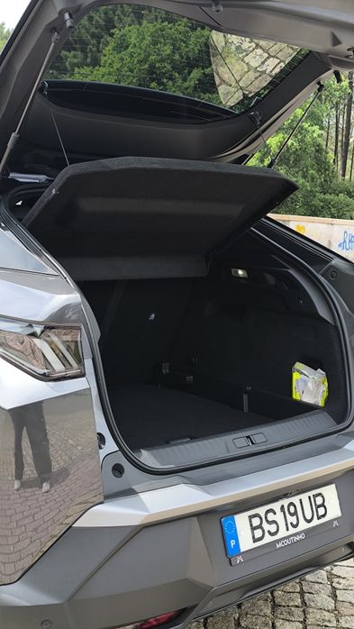 Peugeot 3008 hibrid 2025 6000 km