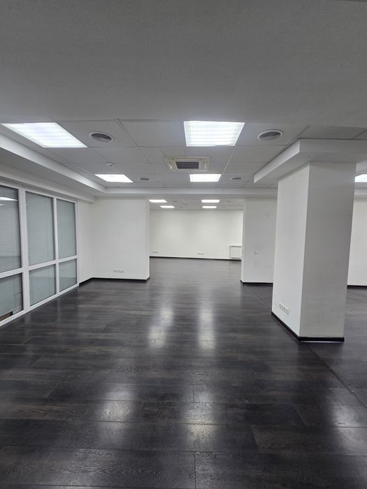 Дніпровська набережна 23, Осокорки, Рівер Молл, Позняки