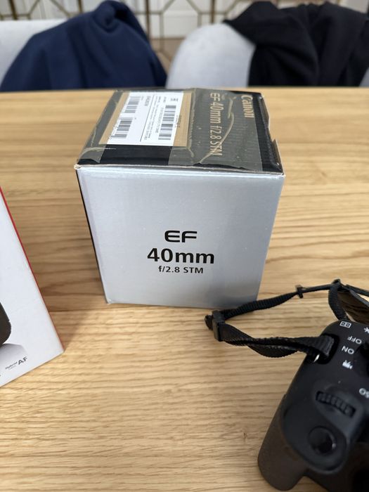 Canon EOS 650D + EF 40mm f 2.8