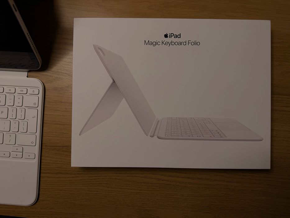 Apple iPad Magic Keyboard Folio