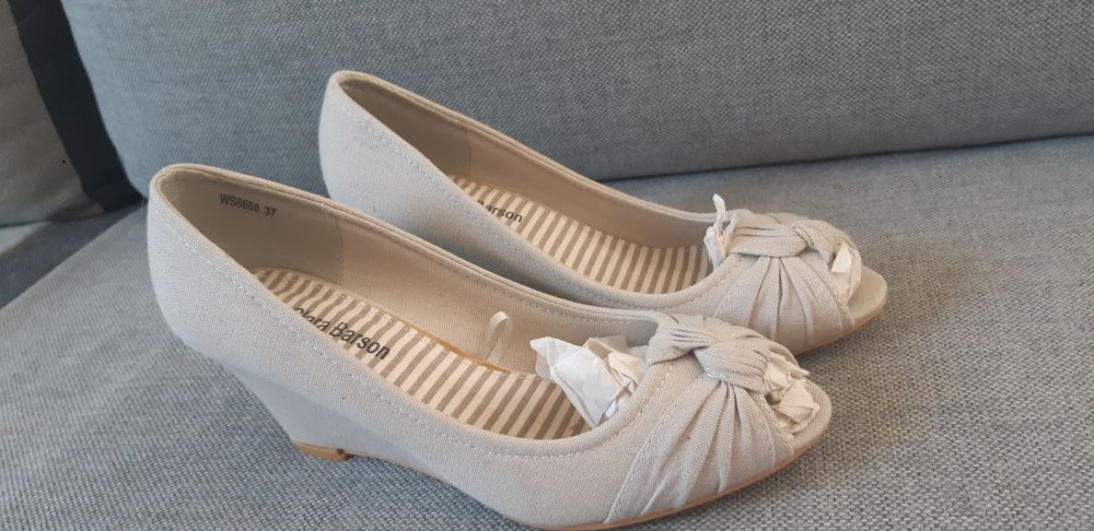 Buty Clara Barson