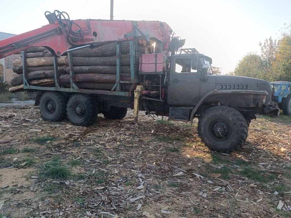Продам УРАЛ лісовоз з маніпулятором 4320