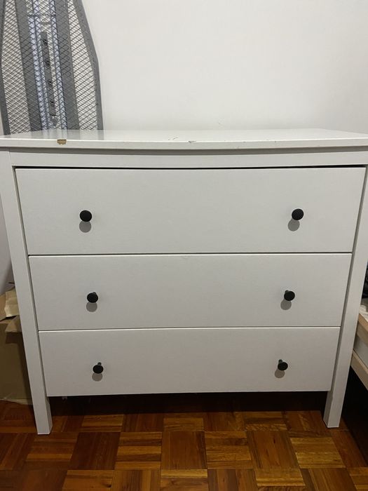 Cómoda Ikea branca