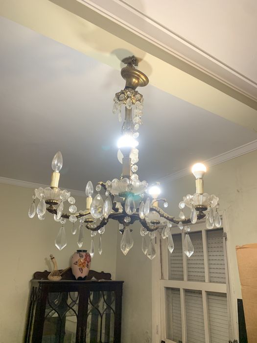 Lustre em bronze e vidro lapidado