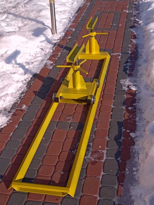 Wózek do rozpoławiania ciągników