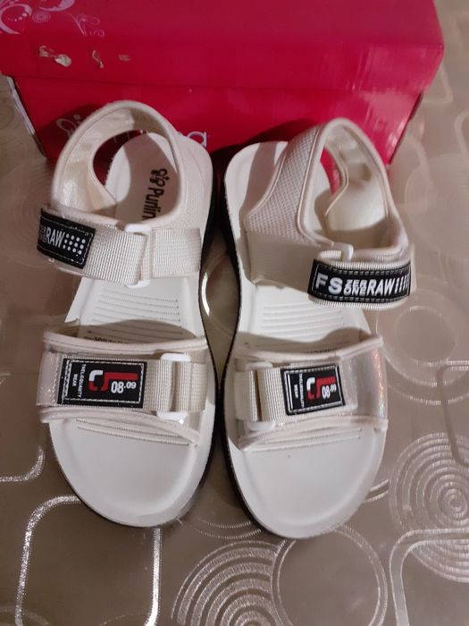 Босоножки женские