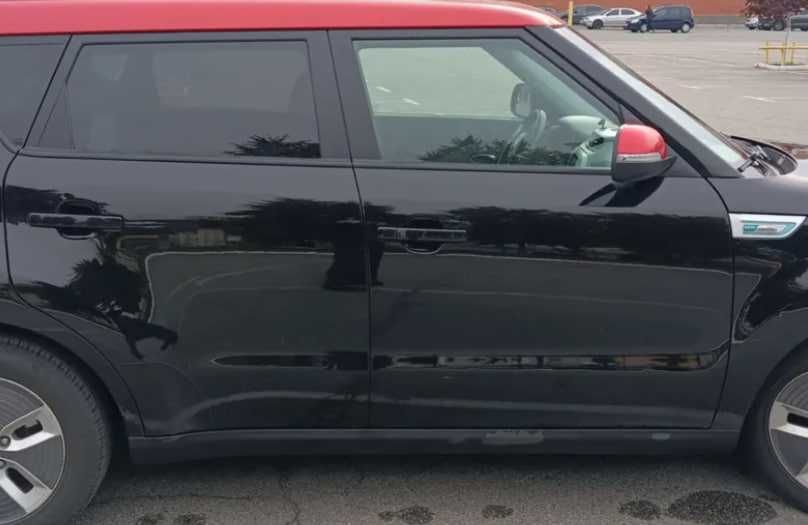 Двері Kia Soul EV колір ABR кіа сол соул дверь двери