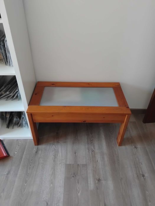 Mesa de Centro / Apoio em madeira com gaveta