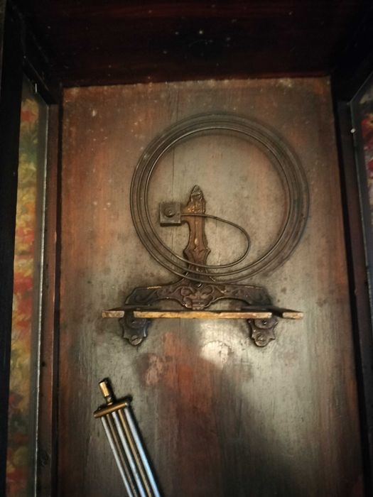 stary drewniany zegar wiszący