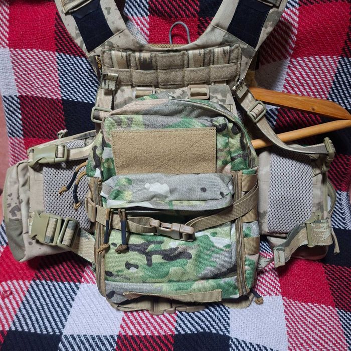 Бронежелет з керамічними пластинами