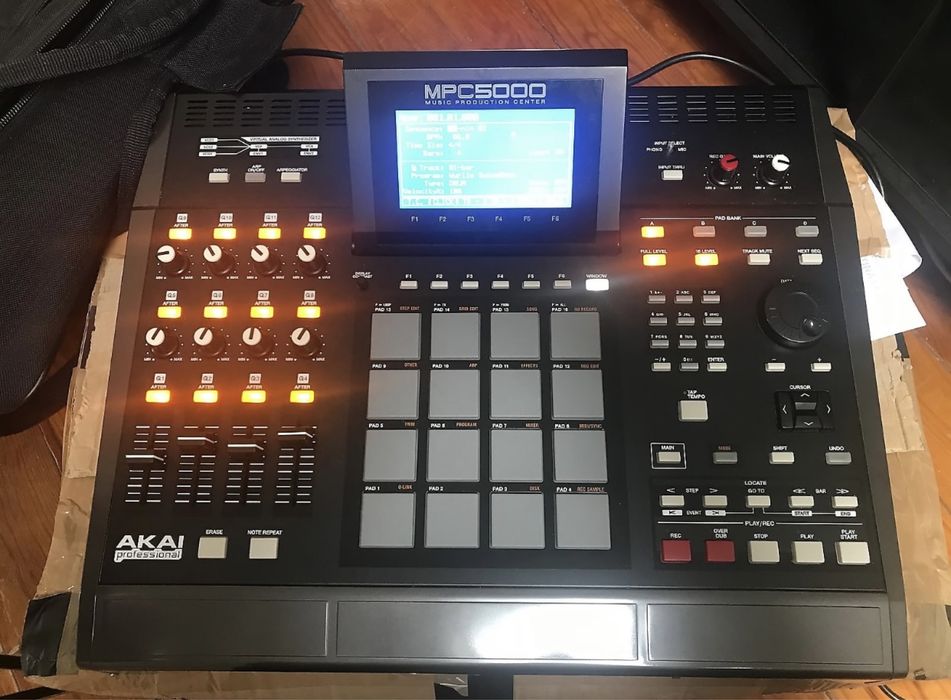 Akai mpc 5000 em perfeitas condições sampler e synth top para beat maker64171298215811122