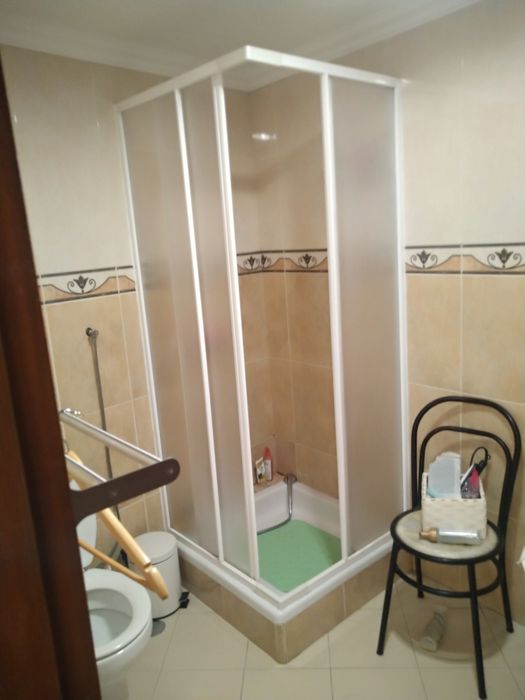 Quarto independente com casa de banho e mini kitchenet