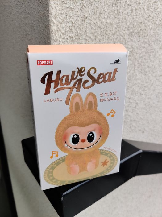 Labubu Grające świecące led-2 The Monsters Have a Seat -Nowe  wys24