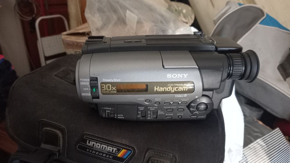Camera Sony Handycam CCD-TR620E  com acessorios e Mala