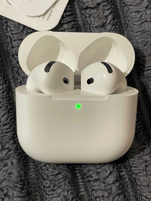 Оригінальні apple AirPods 4 ANC продам
