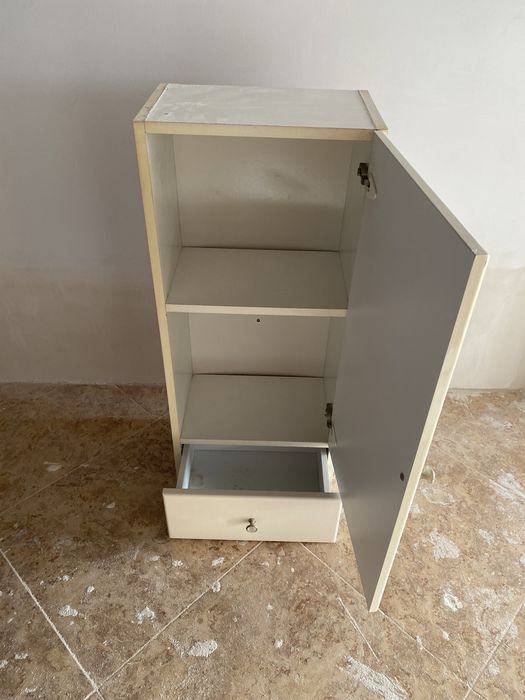 Armário pequeno wc