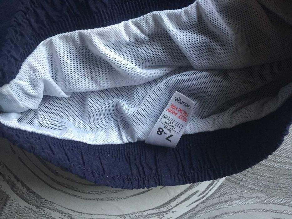 spodenki kąpielówki chłopięce na basen r. 122 / 128  George Fajne !!