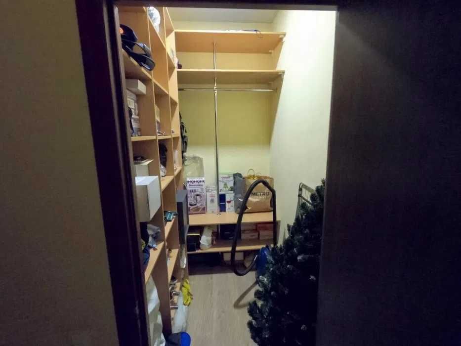 Продається 2к кв 72м кв, ЖК Дмитрівський, м Центральний ринок 20933М