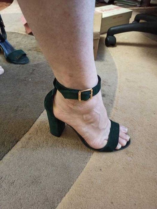 Замшеві темно-зелені босоніжки  40 р.