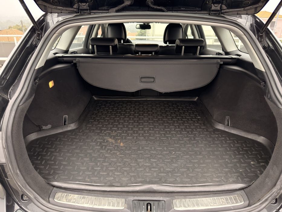 Toyota Avensis 2011