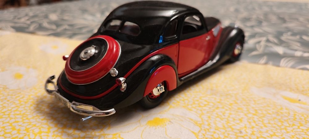 BMW 327 Guiloy 1:18