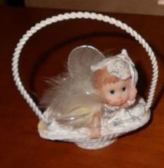 Bonecos em porcelana e madeira