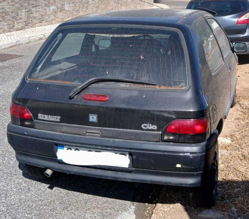 Renault clio preto