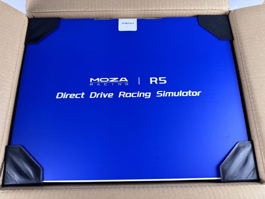 Кермо, педалі та база MOZA R5 Racing Bundle. На гарантії від Rozetka. Новий.