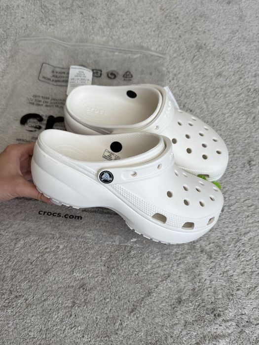 Жіночі сабо Crocs Classic Platform Clog W8 білі 25,0 см 38-39