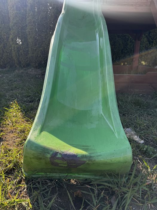 Drewniany domek dla dzieci