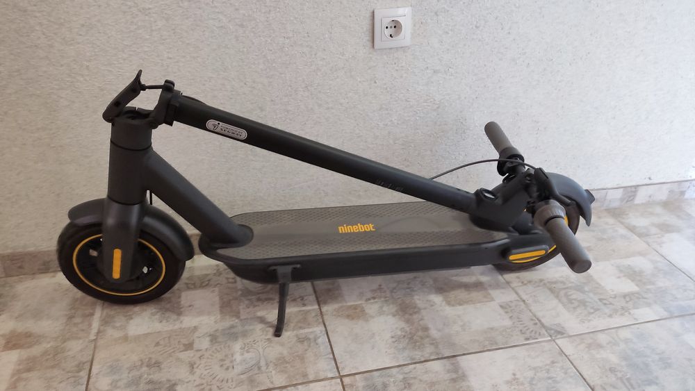 Електросамокат Ninebot KickScooter MAX G30P Black