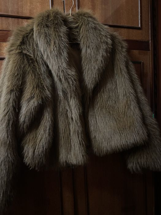 Стильна коричнева шубка