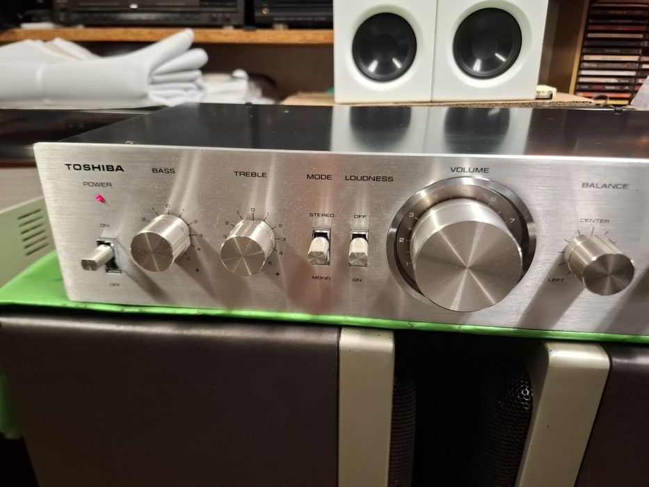 Przedwzmacniacz Toshiba SY-335