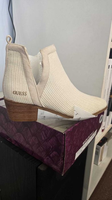Botas Guess bege