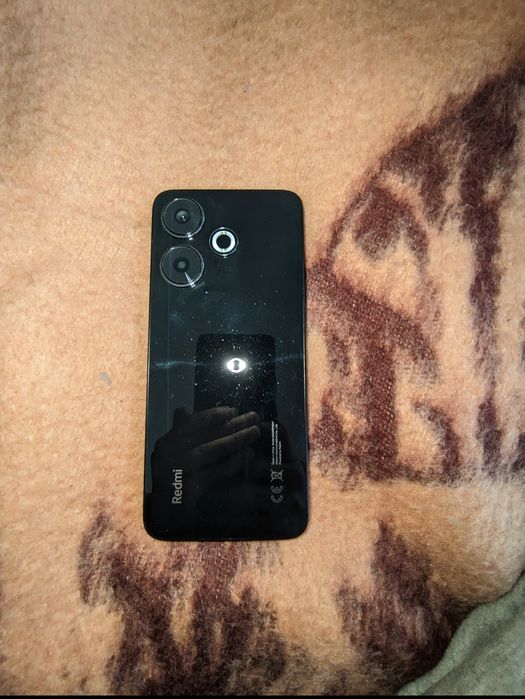 Телефон на запчасти Redmi 13 .