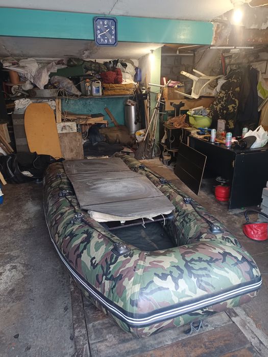 Продам лодку3.30 с мотором Mercury 3.3