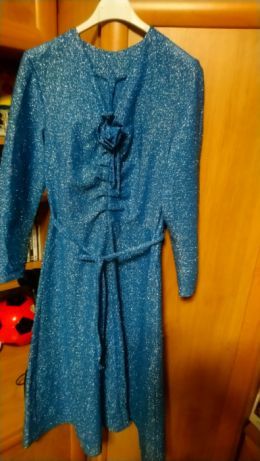 Sukienki.       Dwie.       Szt