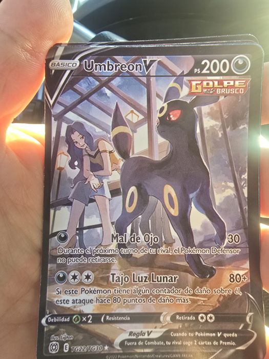Carta pokemon UmbreonV