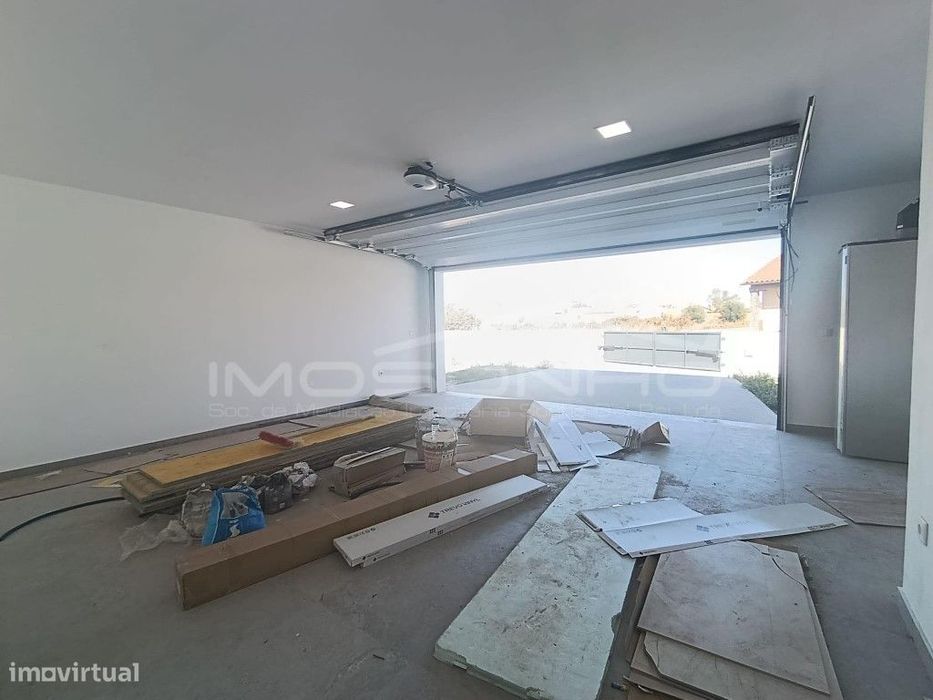 Moradia T3 de linhas modernas
