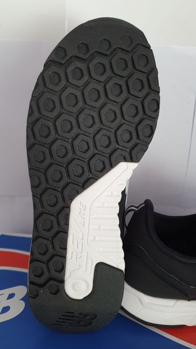 Sneakersy nowe czarne New Balance w rozmiarze 41.5