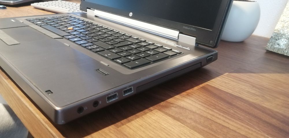 Laptop Hp elitebook 8760w 17cali dwa dyski SSD coreI7