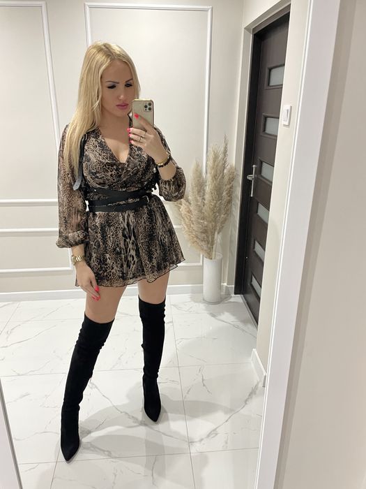 Sukienka jesienna w panterkę z gumką elegancka boho